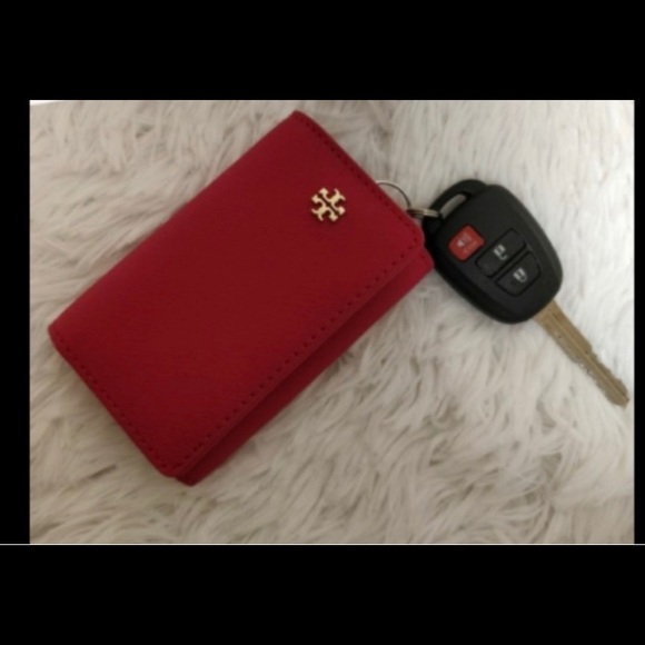 Tory Burch Emerson Key case in Bondi Blue leather - Picture 9 of 11